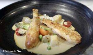 Recette Saveur sde l'Ain : Poulet de Bresse au Safran de Bresse du restaurant Le Raisin, 1 Etoile michelin, à Pont-de-Vaux, Ain